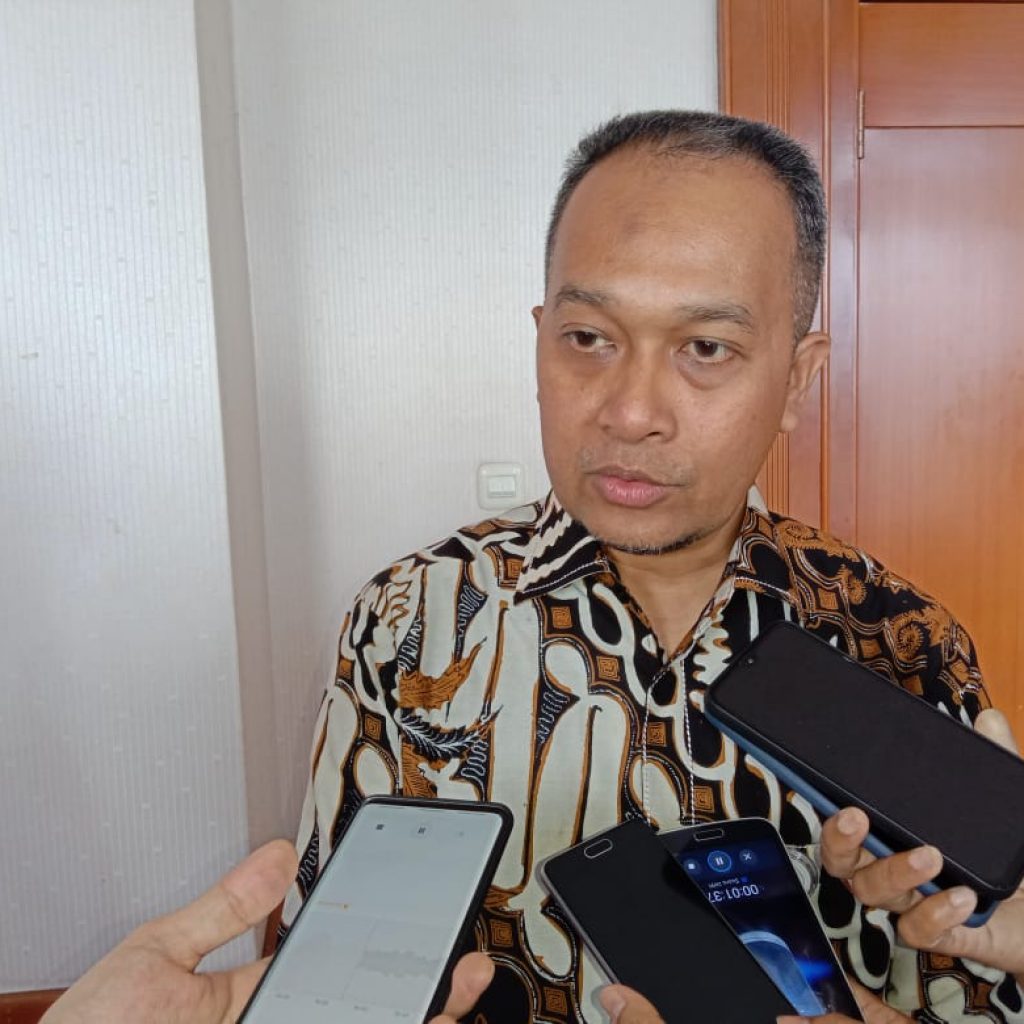 Dr. Velix Vernando Wanggai, SIP, MPA